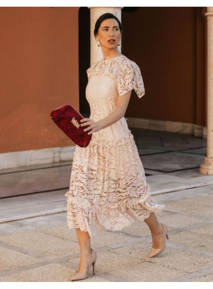 Robe midi en dentelle rose perle avec volants