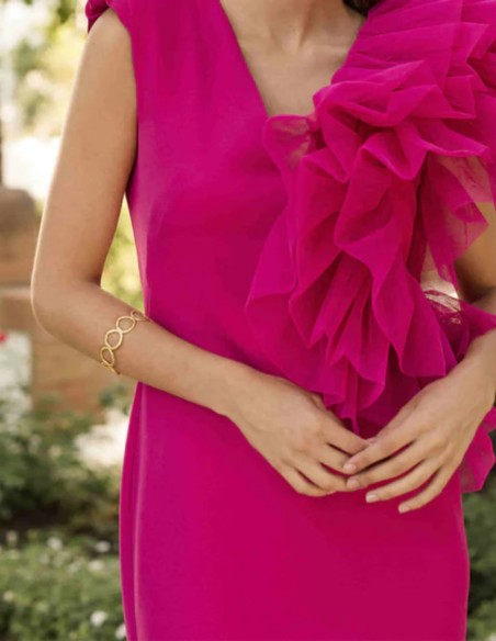 Gold plated bracelet with circumference design