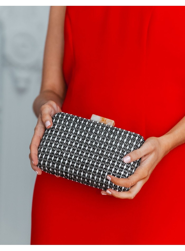 Bolso de fiesta con efecto rafia y detalle de piedra - invitada perfecta