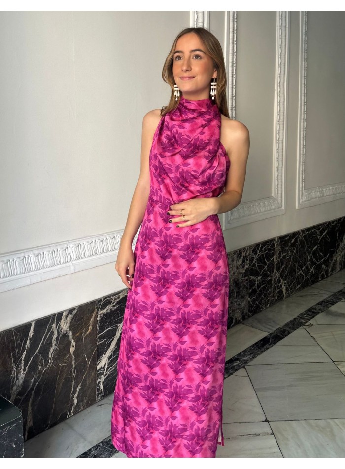 Vestido midi para invitada estampado y cuello cerrado