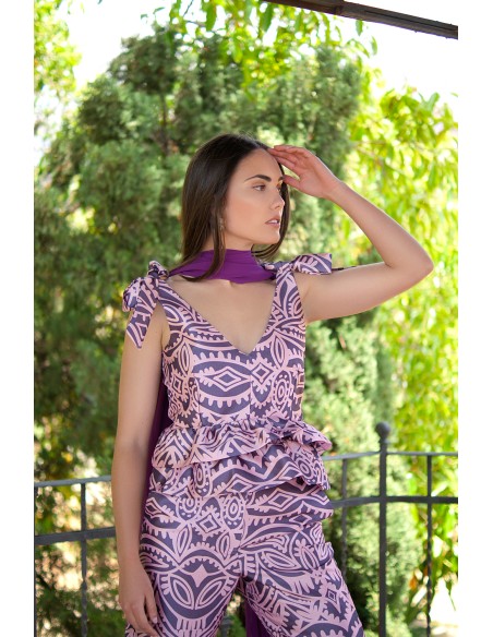 Guest top with bows and ruffles pink