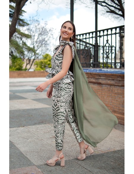 Top para invitada con lazos en el hombro y volantes Top para invitada con lazos en el hombro y volantes