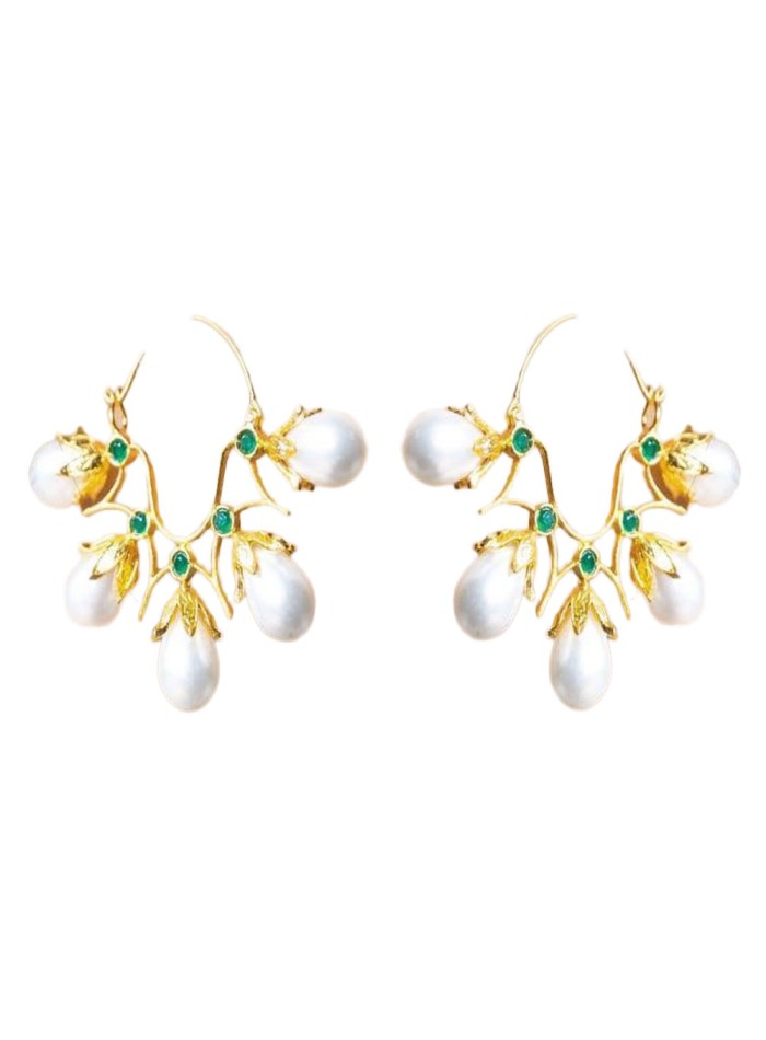 Crystal pearl earrings by Bombay Sunset