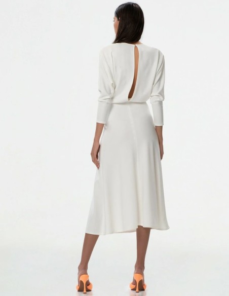 Robe midi blanche à manches chauve-souris et encolure bateau