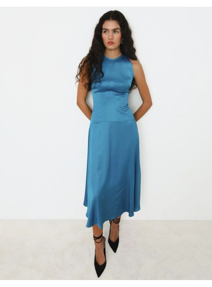 Robe de cocktail en satin avec encolure dos nu