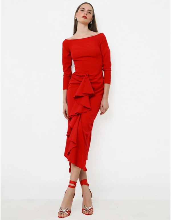 Vestido cóctel rojo escote bandeau con volante y manga larga