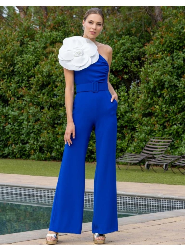 Combinaison longue à encolure asymétrique et...