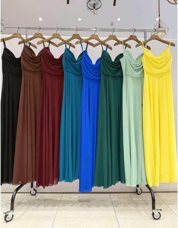 Robe de soirée longue avec jupe ample et fendue