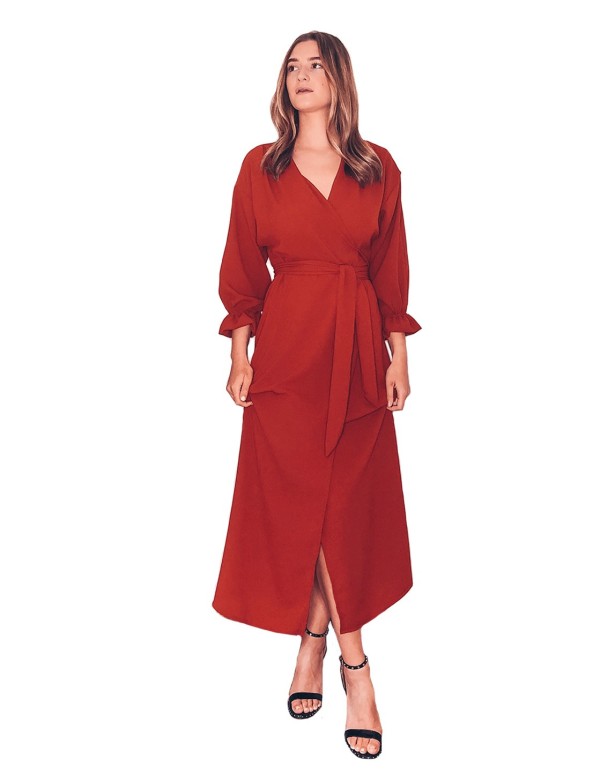 Vestido drapeado en crep rojo de CoCo VeVe para INVITADISIMA