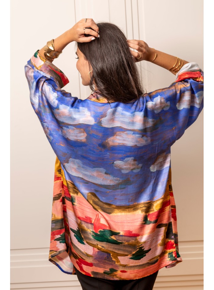 Kimono corto estampado en tonos azules y ocre