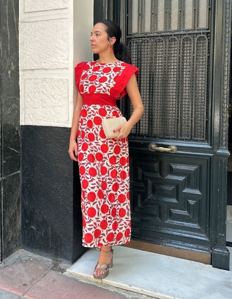 Vestido midi estampado con escote cerrado y detalle fajín Vestido midi estampado con escote cerrado y detalle fajín