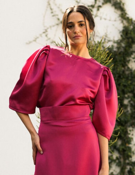 Blusa de fiesta fucsia con manga corta abullonada para eventos Blusa de fiesta fucsia con manga corta abullonada para eventos