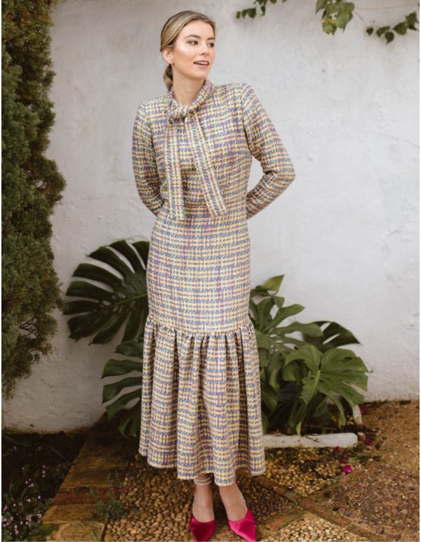 Vestido midi de tweed multicolor con lazada y volante