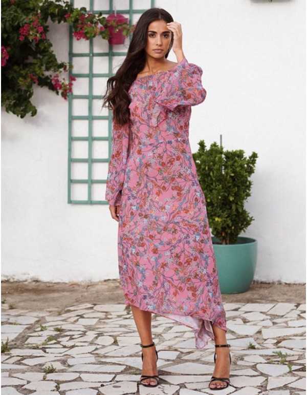 Vestido asimétrico de gasa rosa con estampado floral
