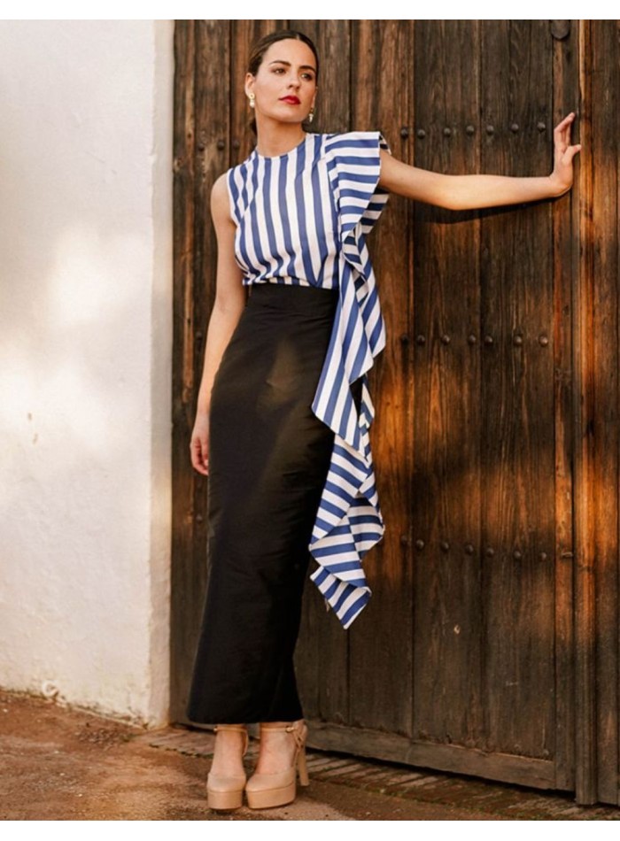 Straight midi skirt in black taffeta with back slit