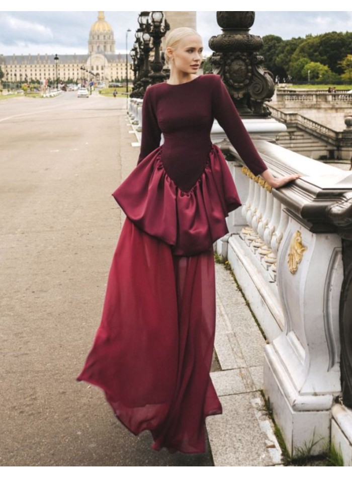 Vestido largo burdeos con falda de gasa desmontable