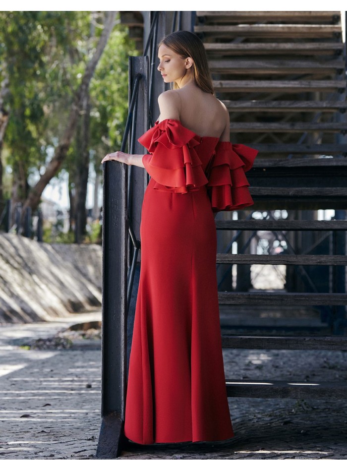 Vestido largo de invitada con manga de volantes y corte sirena color rojo