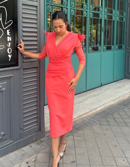 Vestido midi para invitada con detalle drapeado y manga francesa con espalda descubierta Vestido midi para invitada con detalle drapeado y manga francesa con espalda descubierta