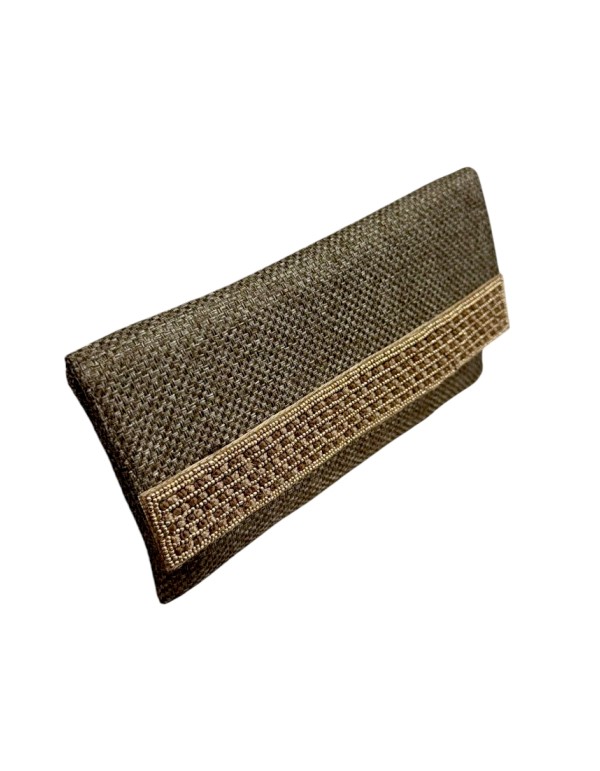 Cartera de yute dorada con piedras y cadena dorada 2