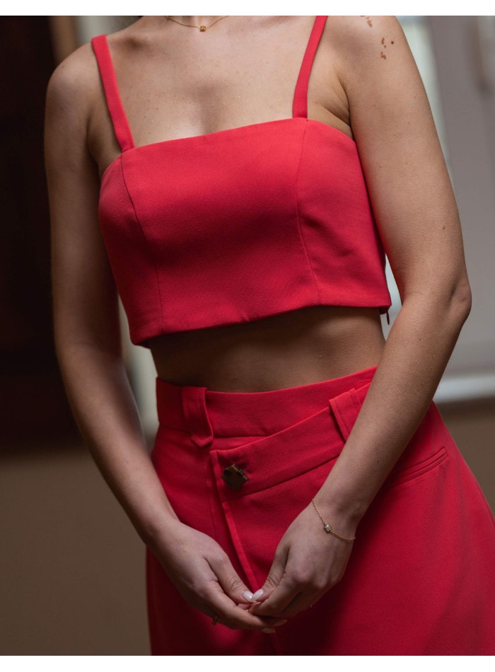 Top à fines bretelles et jupe droite tenue...