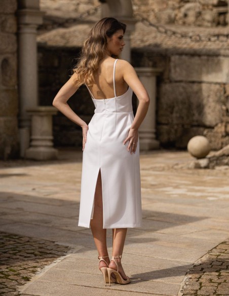 Robe midi blanche à fines bretelles