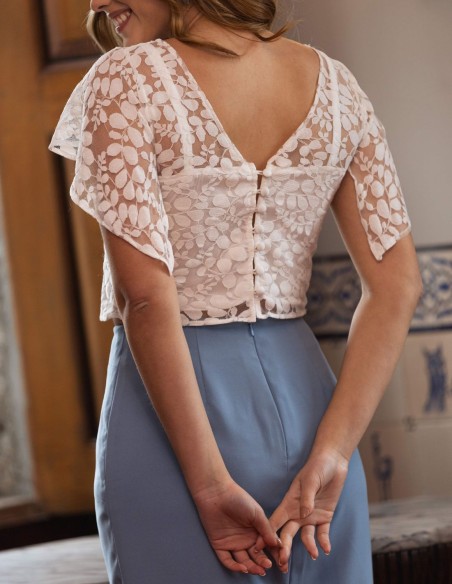 Ensemble top en dentelle et jupe midi ajustée