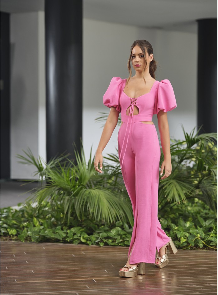 Guest jumpsuit with openings and puffed sleeves