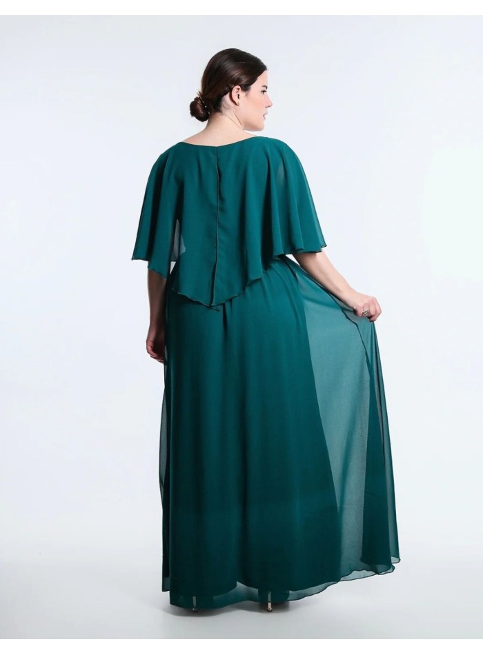 Longue robe d'invité avec broche et cape