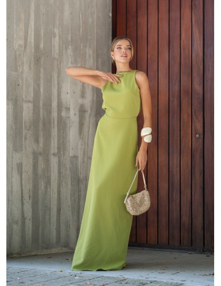 Vestido largo verde lima con espalda descubierta para ocasiones especiales