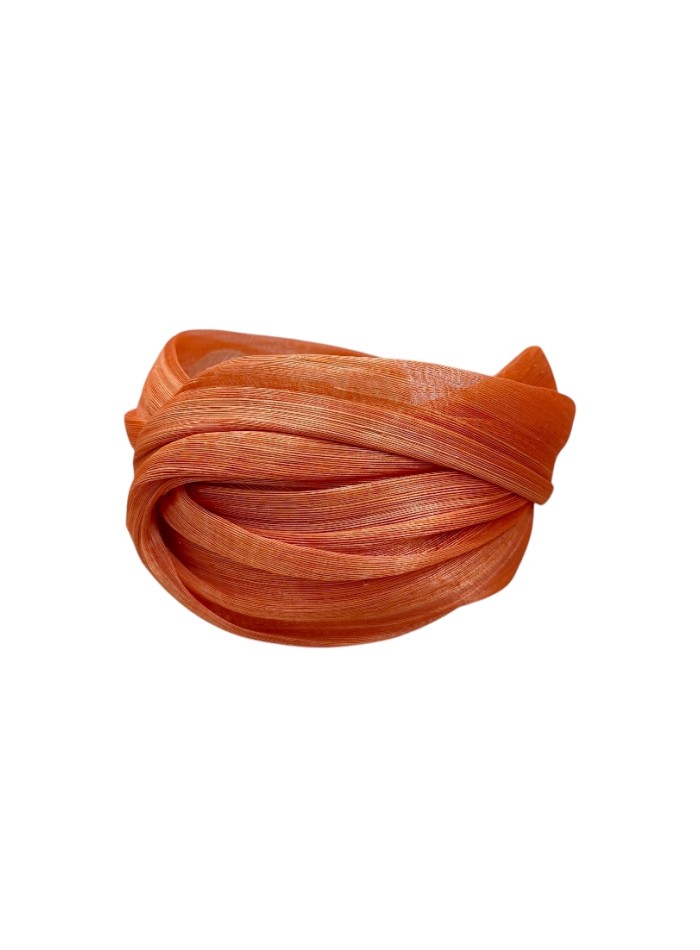 Diadema de invitada en abaca seda naranja