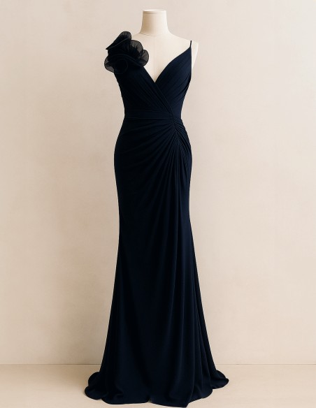 Vestido de fiesta largo con abertura y detalle de flor azul marino