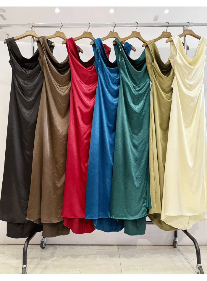 Vestido de invitada largo con tejido satinado y espalda abierta todos los colores