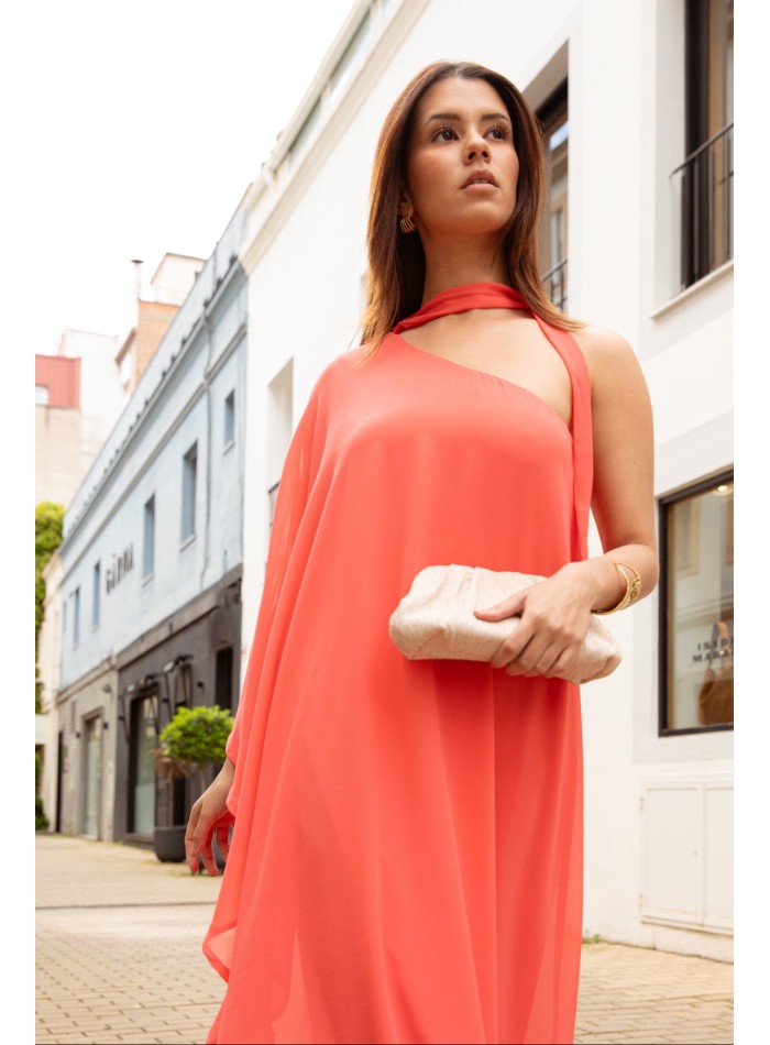 Robe longue en mousseline de soie avec encolure...