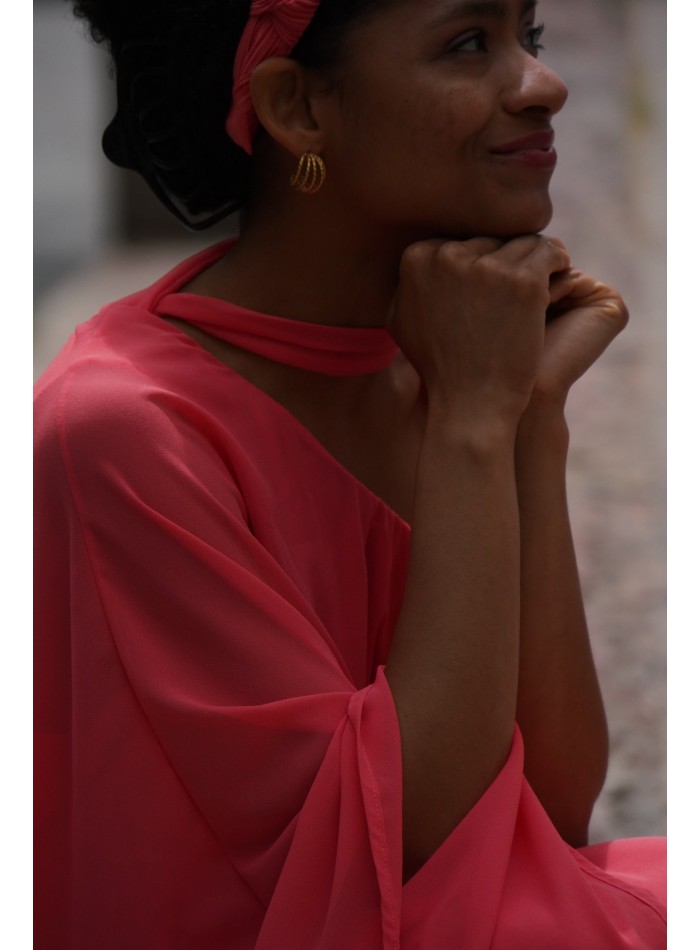 Vestido midi de gasa con escote asimétrico y...