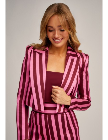 Burgundy knitted top with square neckline and shoulder straps