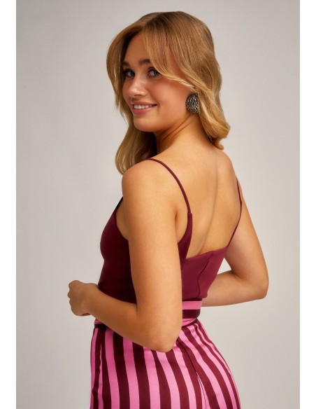 Top en maille bourgogne avec encolure carrée et bretelles