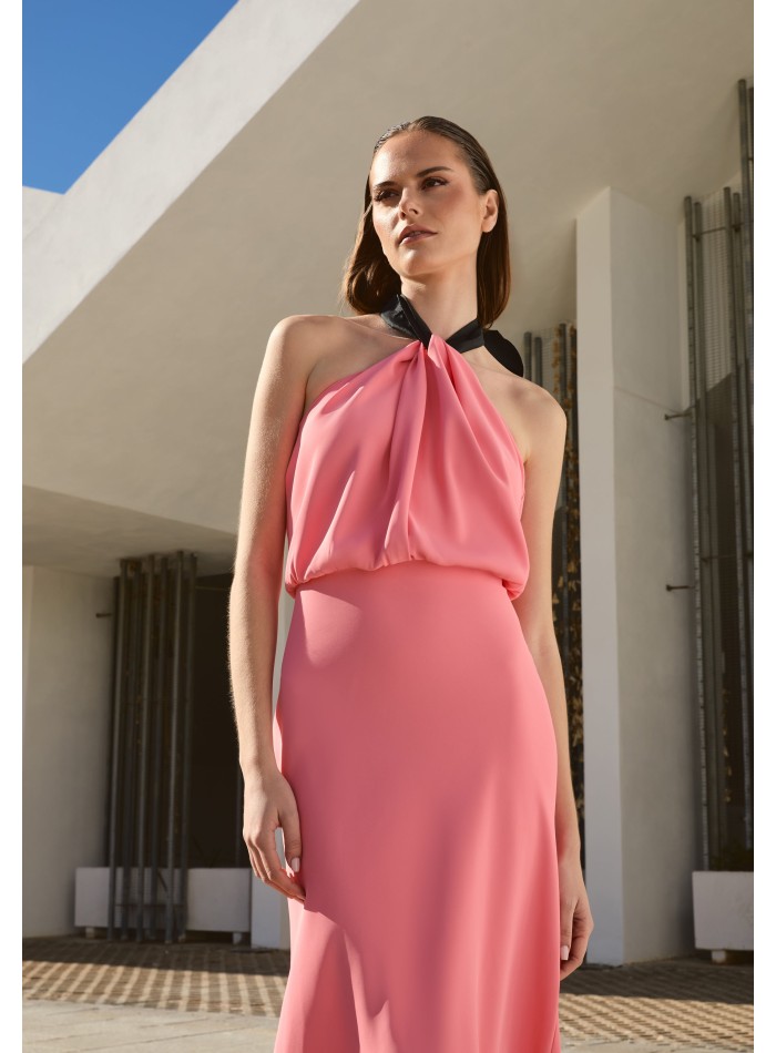 Élégante robe midi rose et noire pour les...
