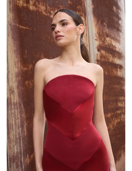 Strapless red midi dress with curved neckline