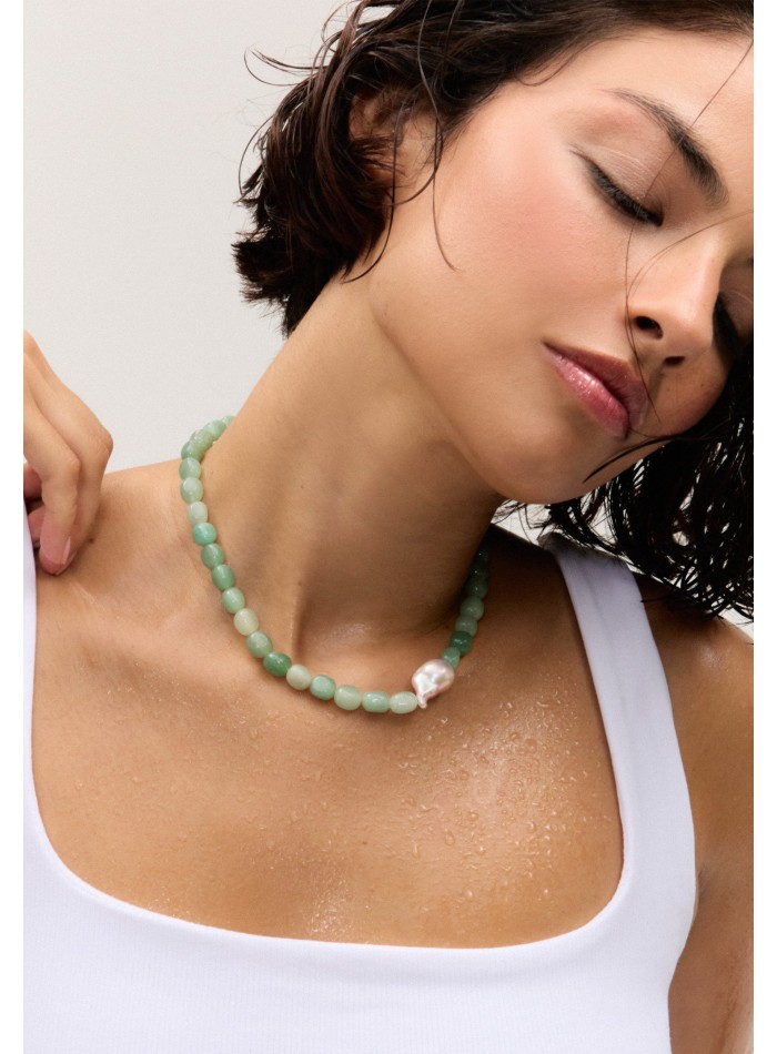 Collar de piedras aguamarina con detalle de perla