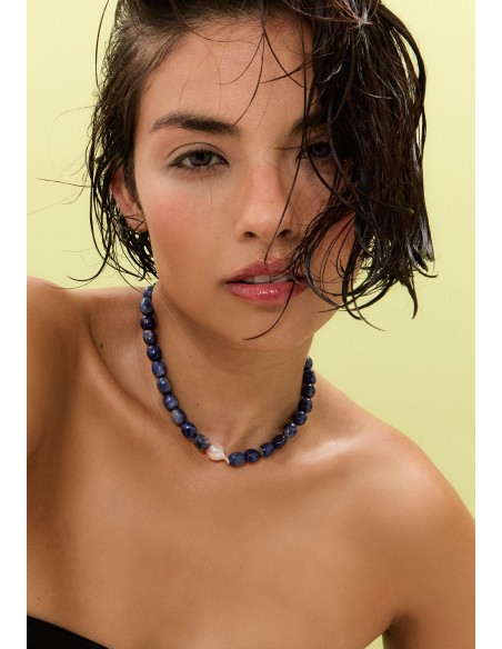 Blue stones necklace with pearl detail