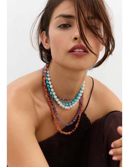 Collar en capas con piedras multicolores Collar en capas con piedras multicolores