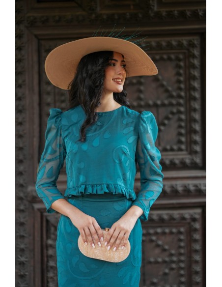 Conjunto de invitada petróleo en gasa brocada con volante para ocasiones especiales