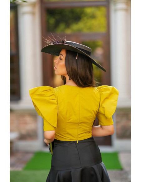 Conjunto de top y falda de mikado con volantes para ocasiones especiales Conjunto de top y falda de mikado con volantes para ocasiones especiales