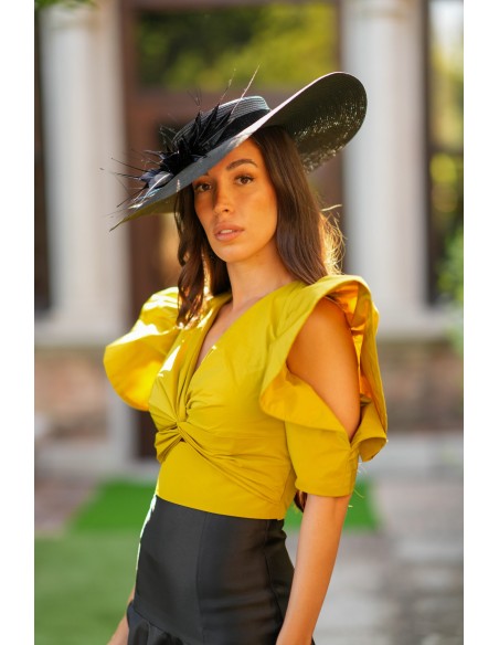 Conjunto de top y falda de mikado con volantes para bodas Conjunto de top y falda de mikado con volantes para bodas