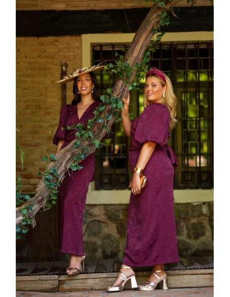 Conjunto de invitada de dos piezas vino en jaquard para comuniones Conjunto de invitada de dos piezas vino en jaquard para comuniones