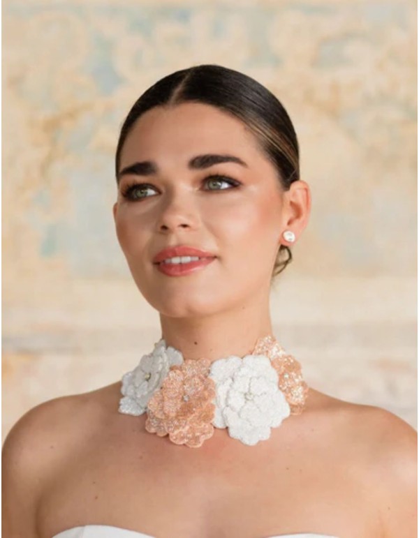 Necklace with white and rose gold embroidered flowers 2