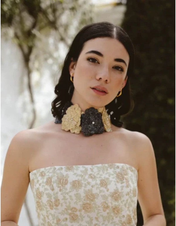 Necklace with gold and gray embroidered flowers