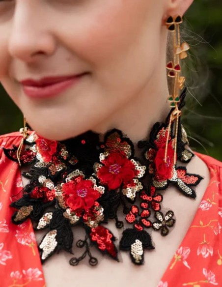 Necklace with black and red embroidered flowers