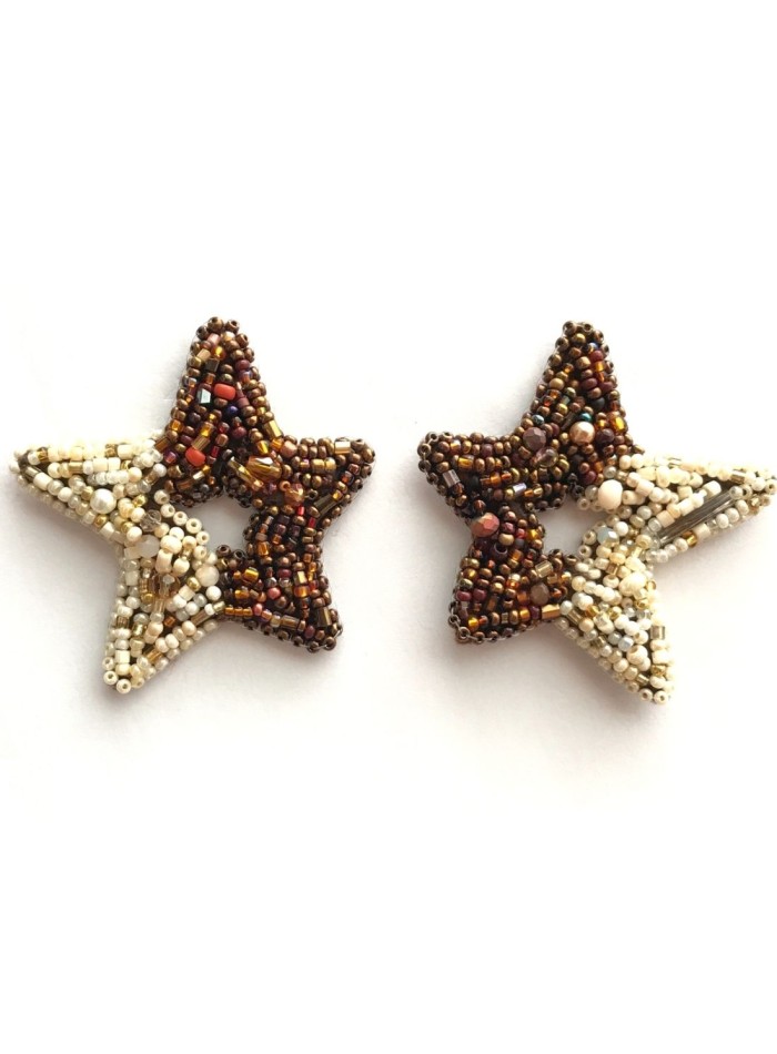 Pendientes estrella bordados a mano con cuentas para eventos especiales