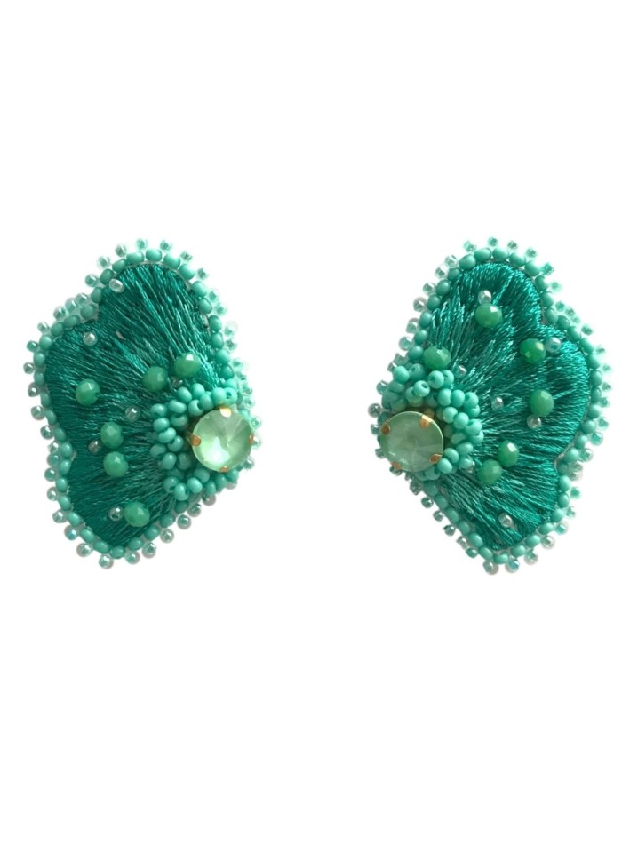 Boucles d'oreilles brodées avec perles et cristal central